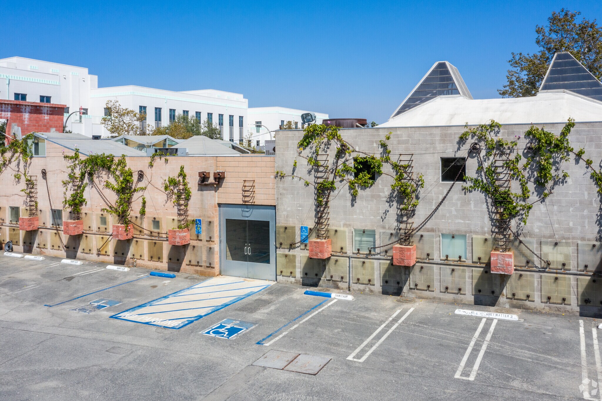 9046 Lindblade St, Culver City, CA for Rent