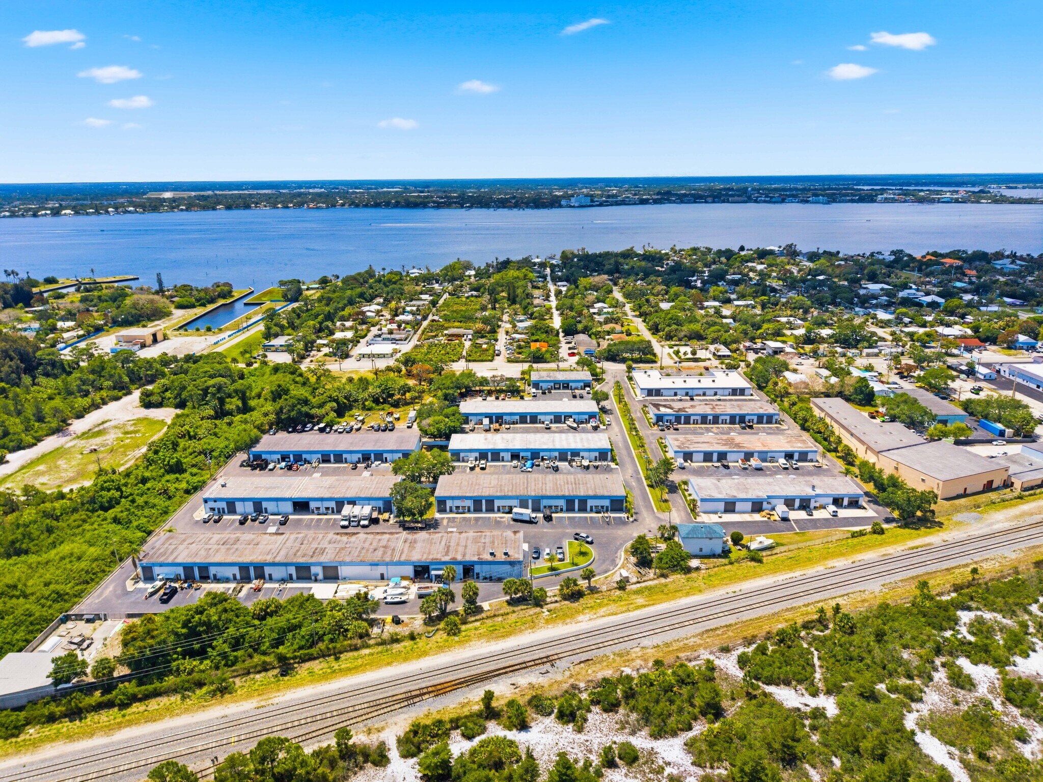 895 NE Dixie Hwy, Jensen Beach, FL for Rent