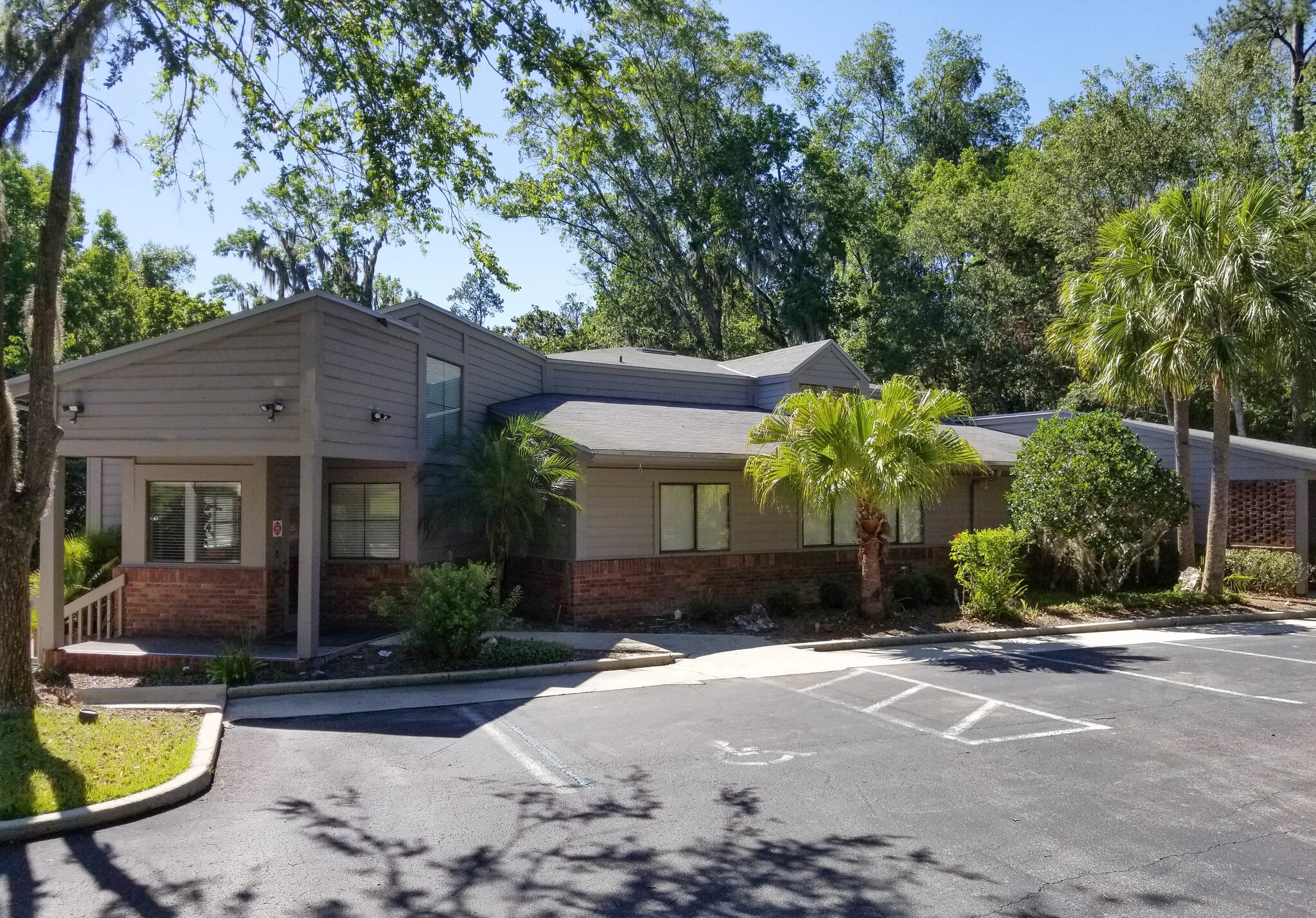 1034 NW 57th St, Gainesville, FL for Sale