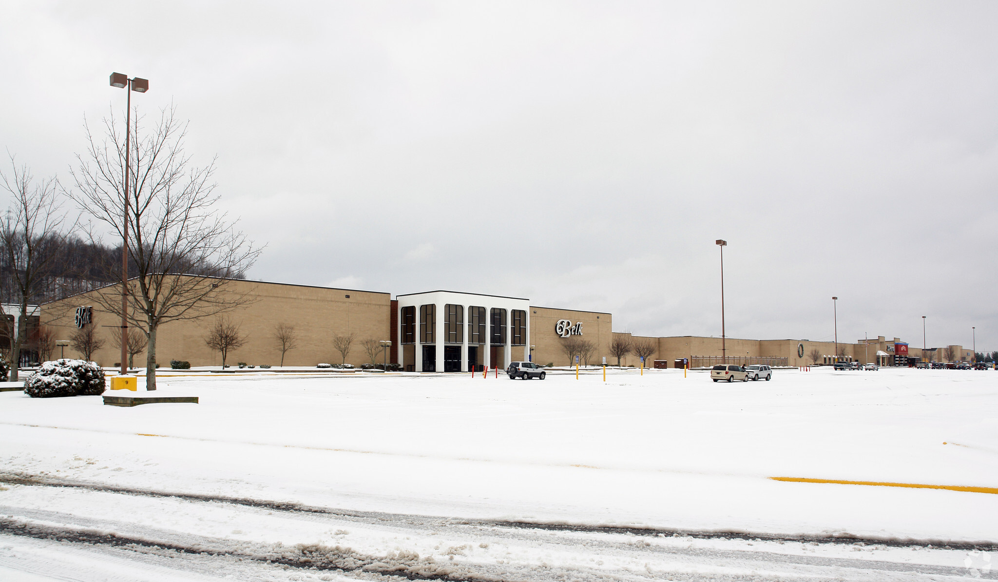 2 Crossroads Mall, Beckley, WV for Rent