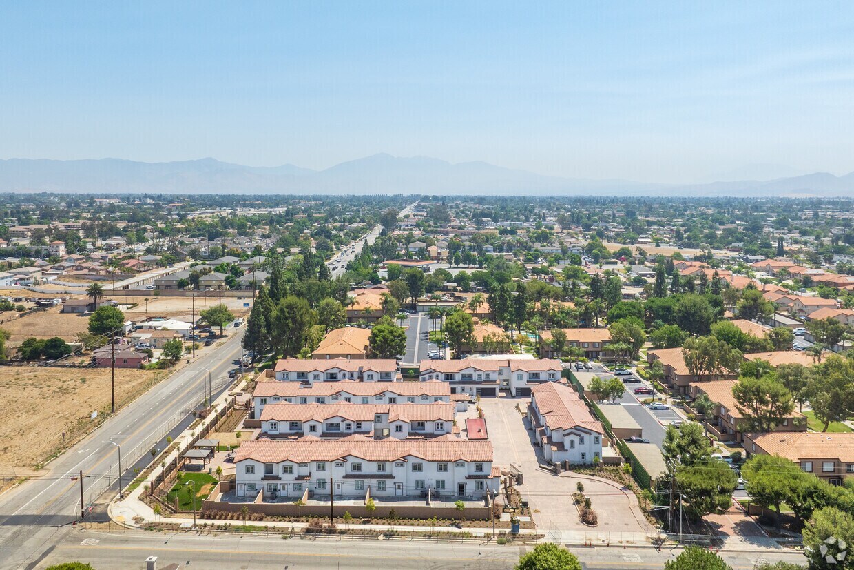 15909 Merrill Ave, Fontana, CA for Sale