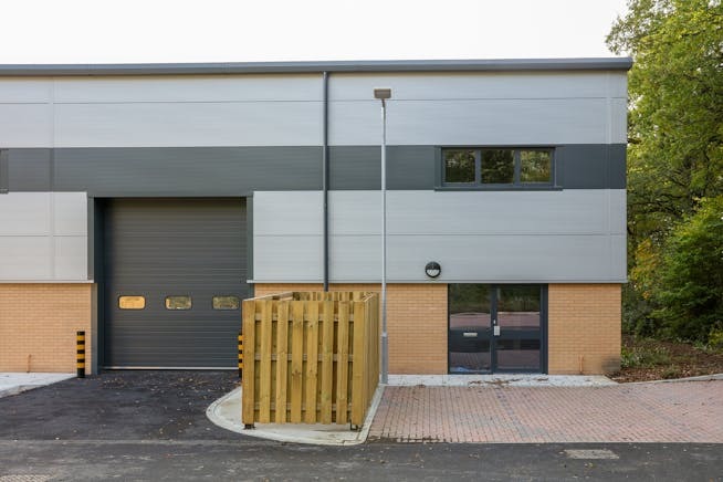 219 Stovolds Hl, Cranleigh, SRY for Rent
