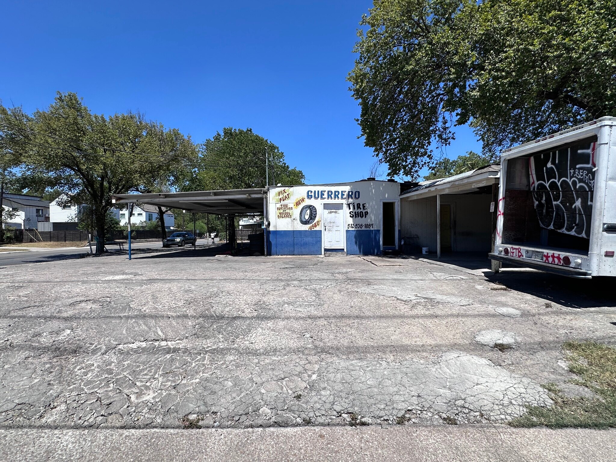 2800 E 2nd St, Austin, TX for Sale