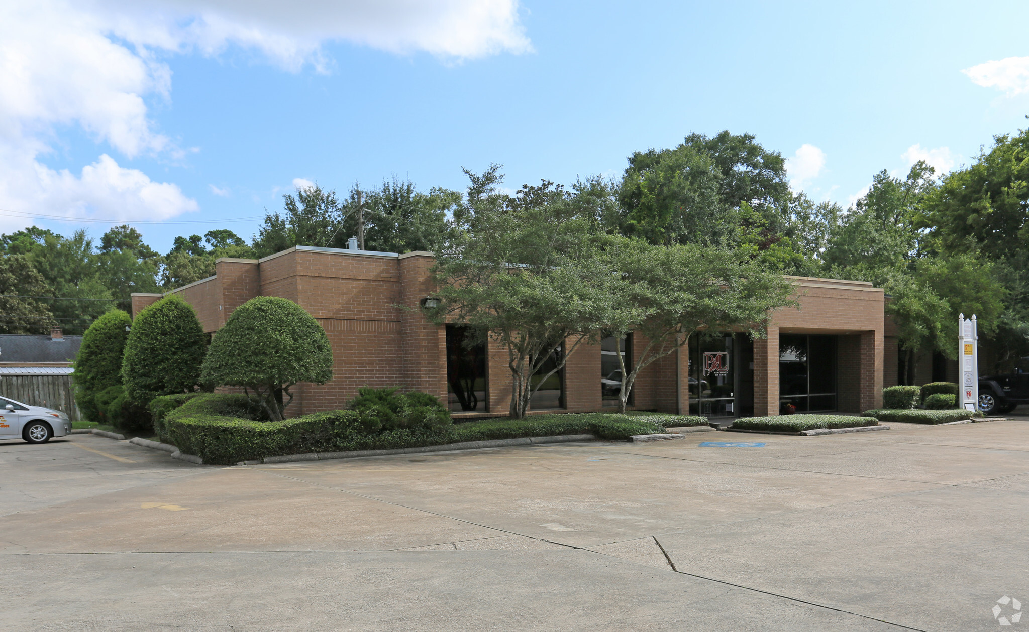 401 N Loop 336 W, Conroe, TX for Rent