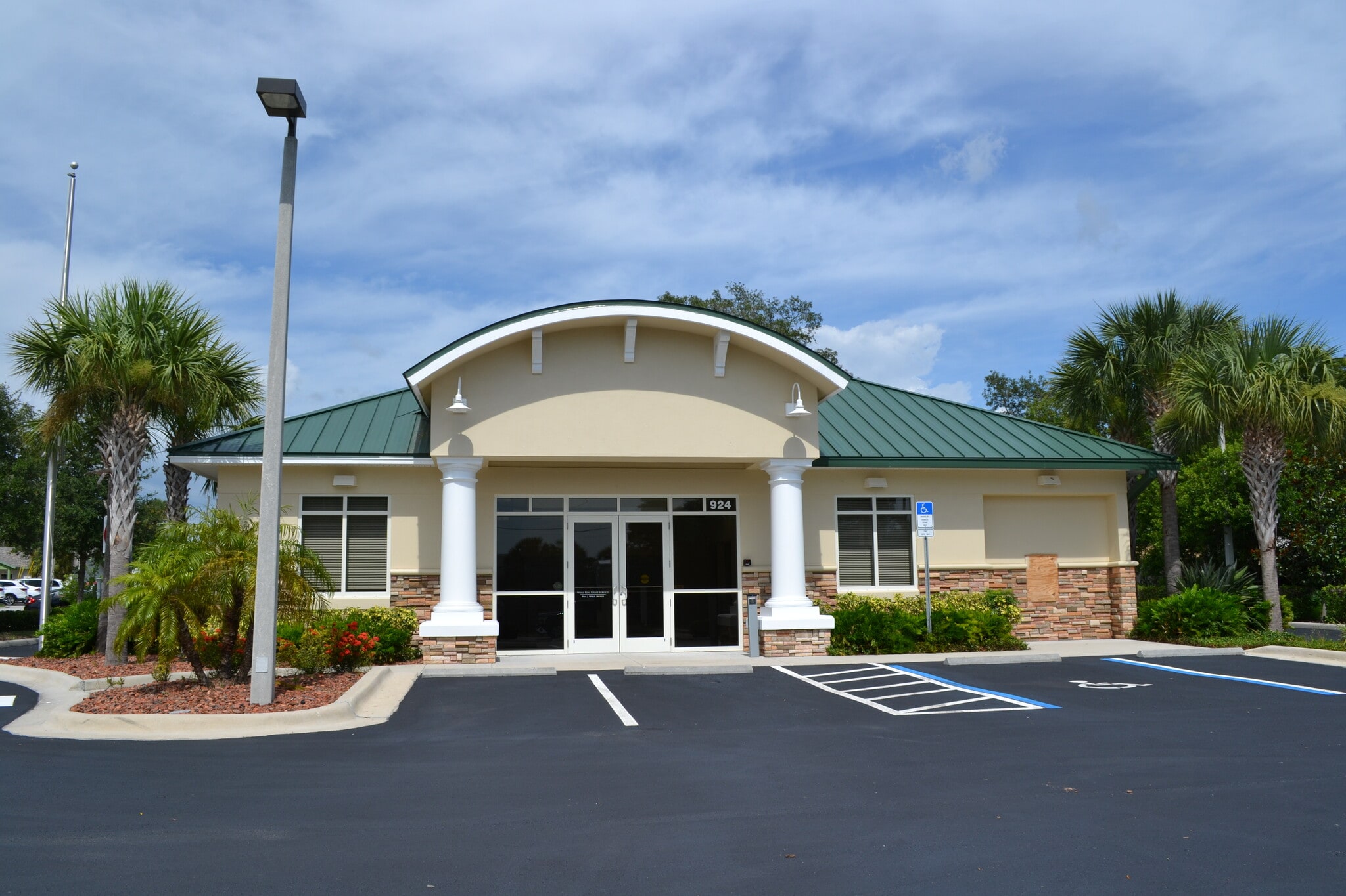 924 Alt 19, Palm Harbor, FL for Rent