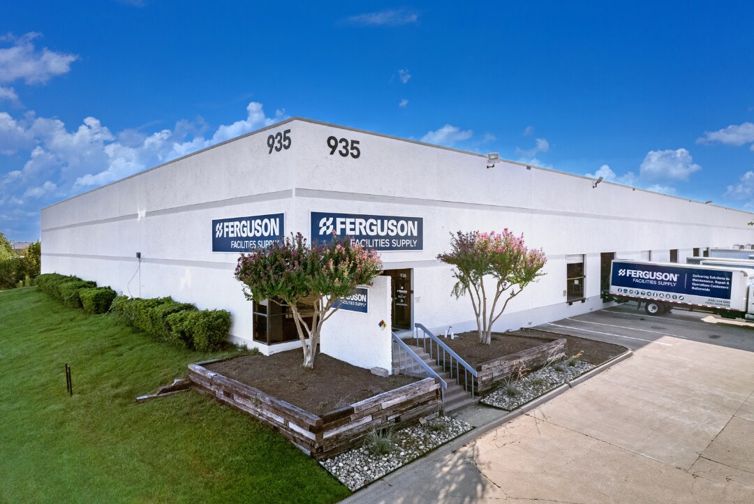902-935 Avenue R, Grand Prairie, TX for Rent