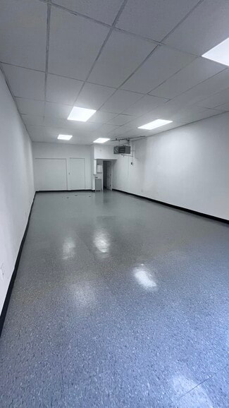 Woodside, NY Retail - 3094 51st St