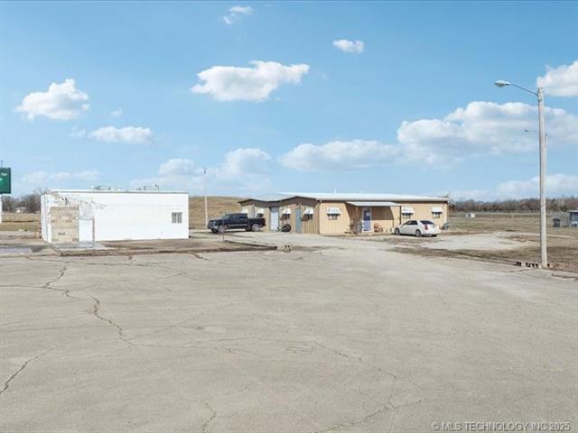 536 N Ash St, Nowata, OK for Sale