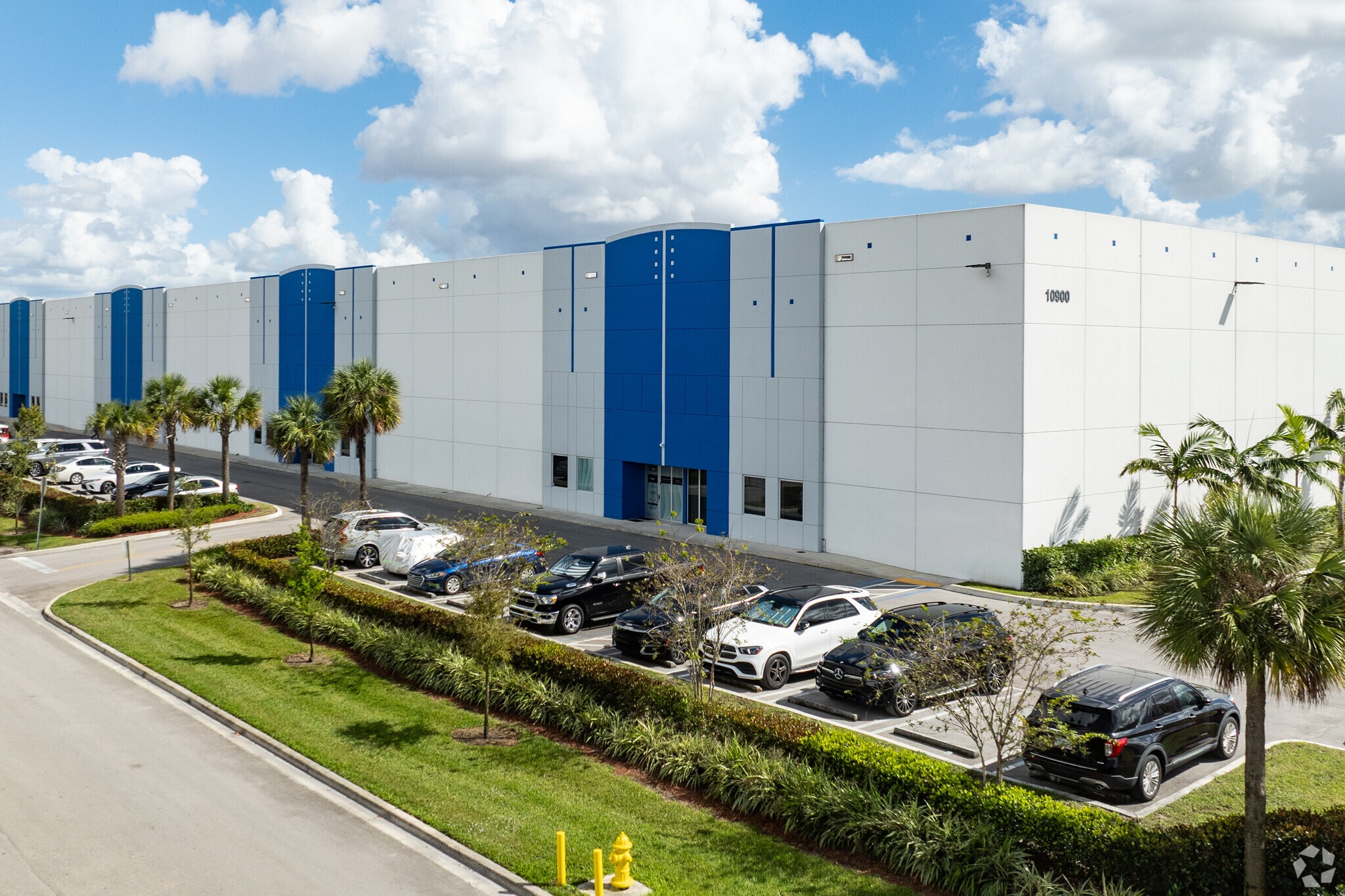 10900 NW 146th St, Hialeah Gardens, FL for Rent