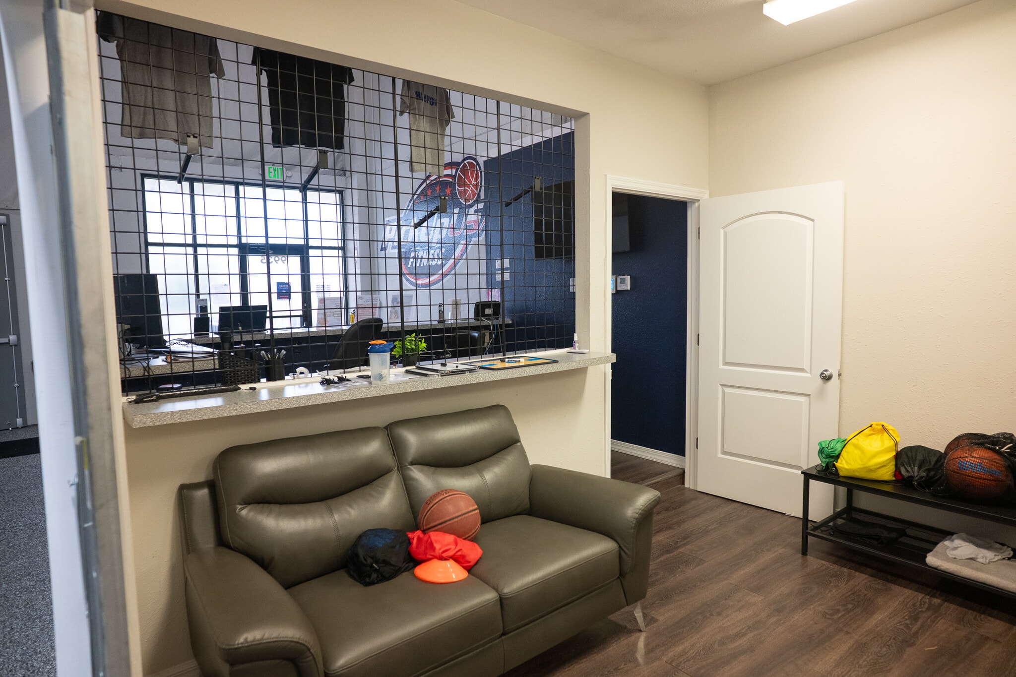 9935 Race Track Rd, Tampa, FL for Rent
