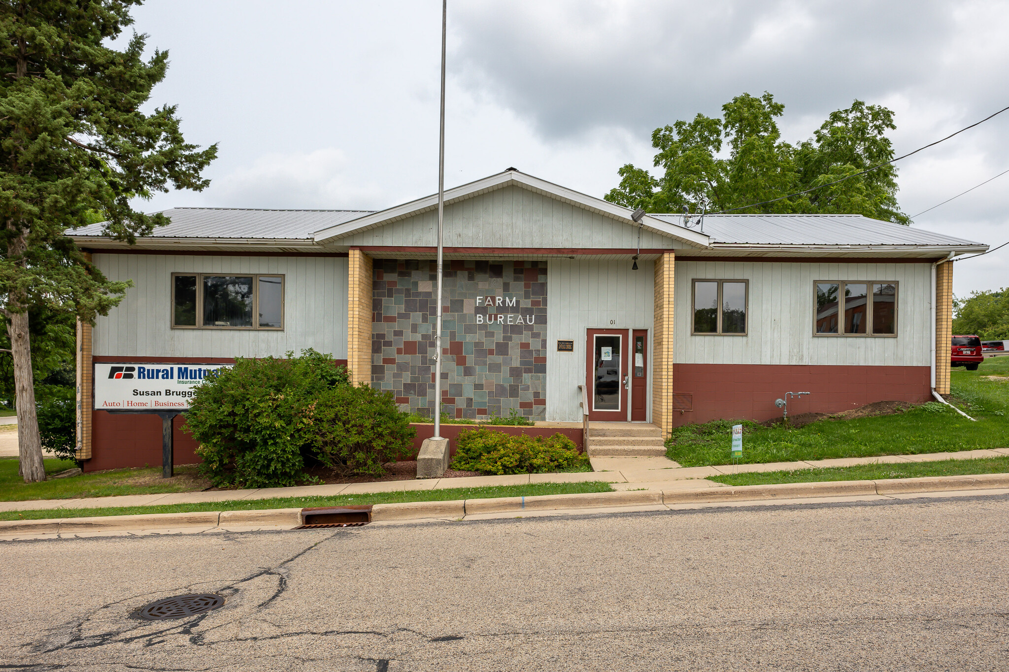 410 N Union St, Dodgeville, WI for Sale