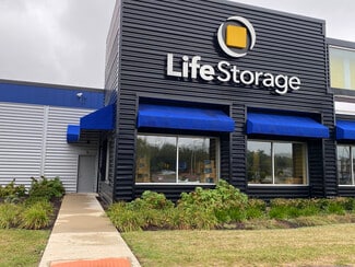 Forest Park, IL Office - 1800 Des Plaines Ave Forest Park, IL Office - 1800 Des Plaines Ave