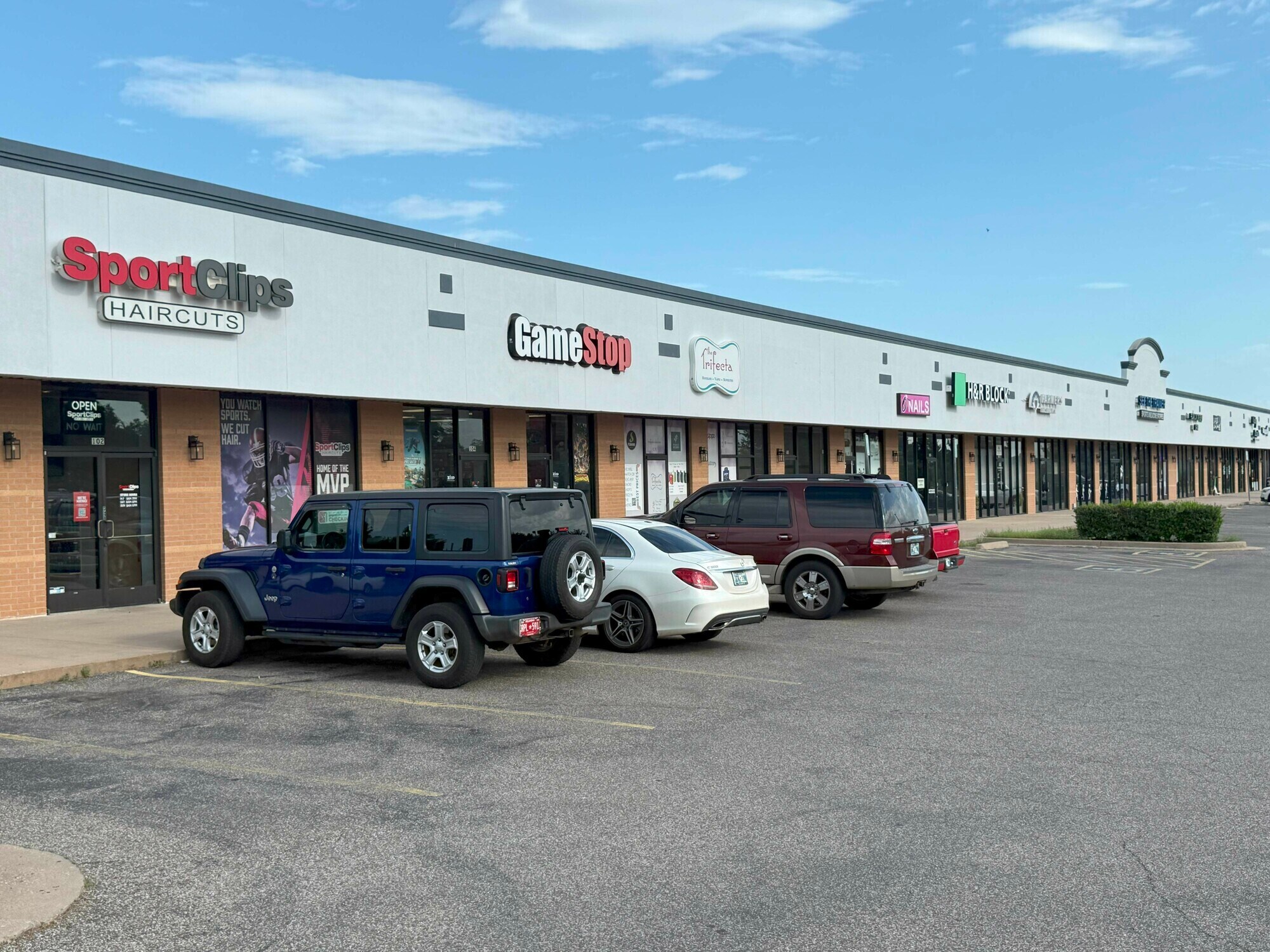 2100 W Danforth Rd, Edmond, OK for Rent