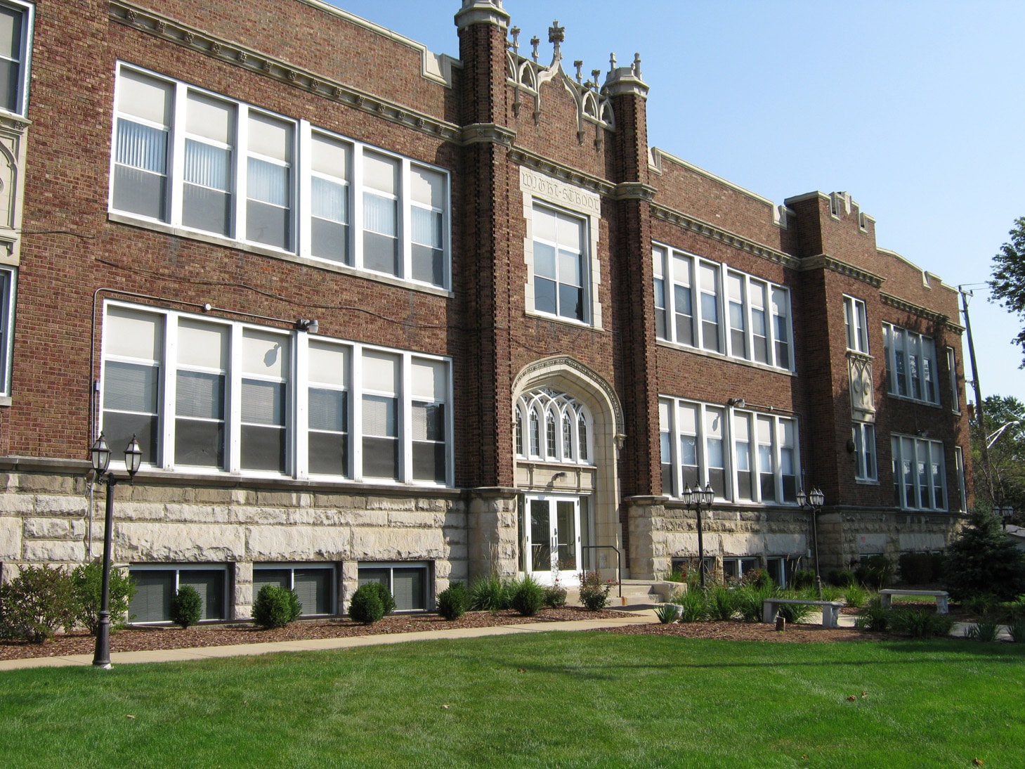 1358 4th Ave, Rockford, IL for Sale