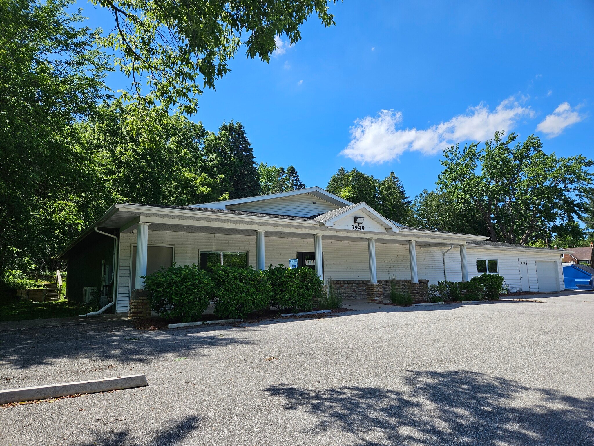 3949 N River Rd, Freeland, MI for Rent