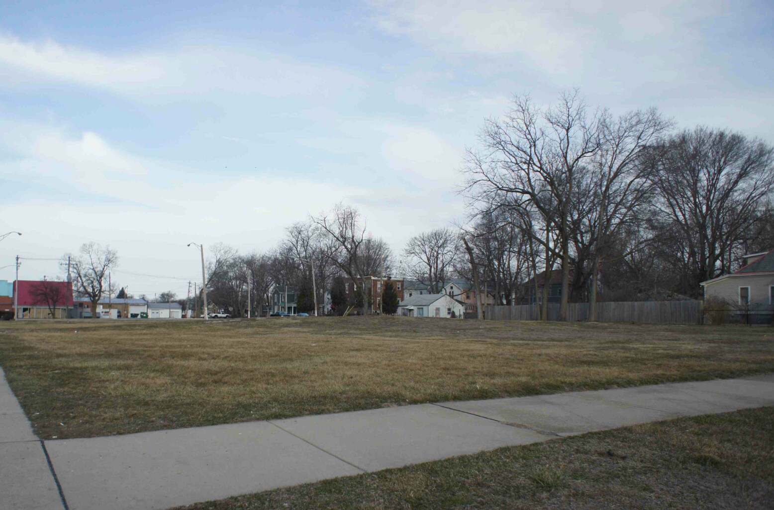 521 W Main St, Peoria, IL for Sale