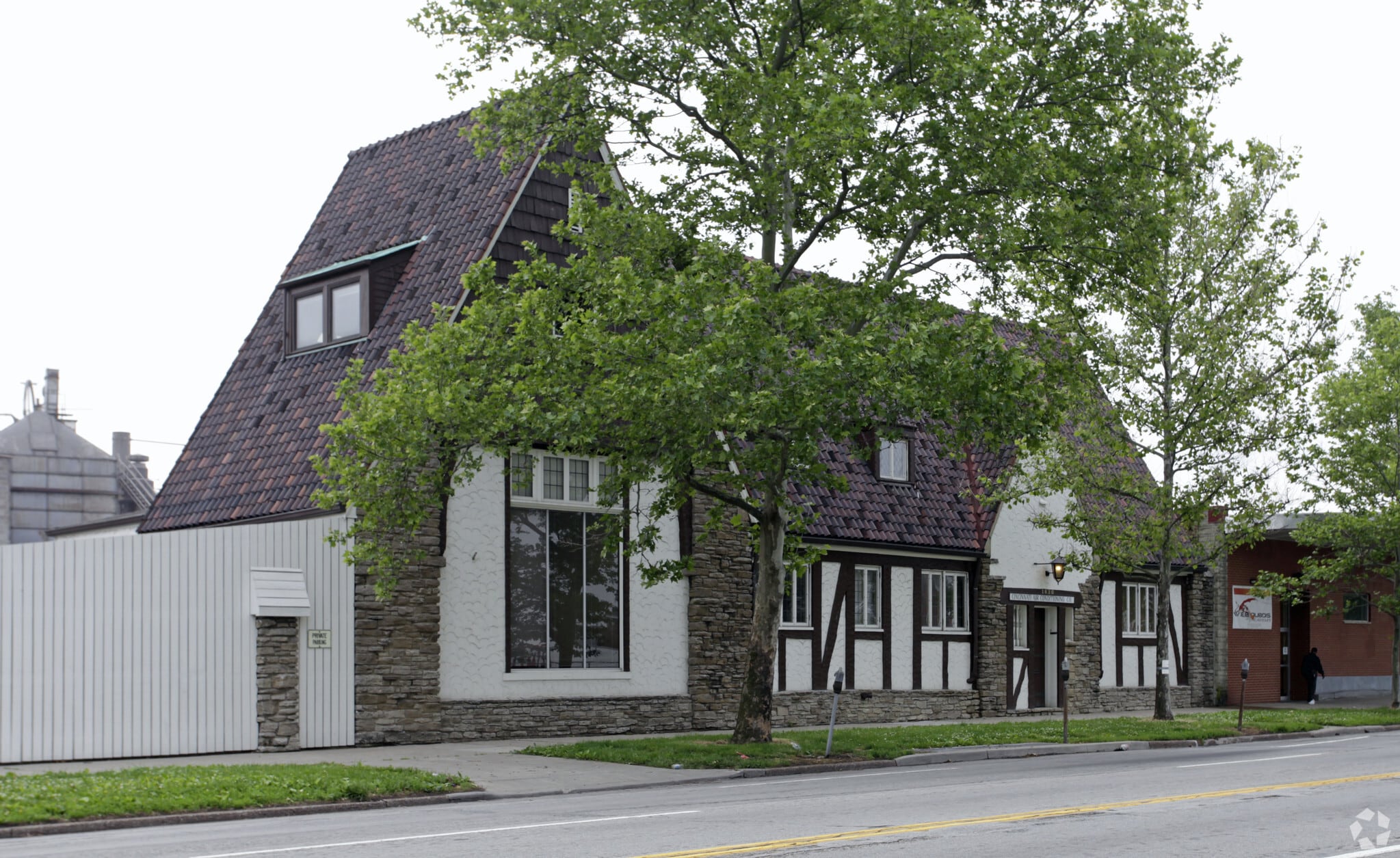 1816-1820 Central Pky, Cincinnati, OH for Sale