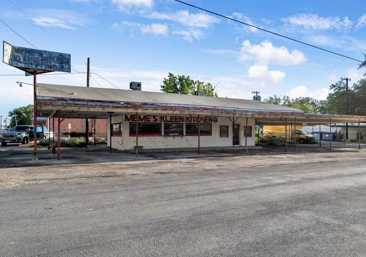 202 E Canal St, Del Rio, TX for Sale