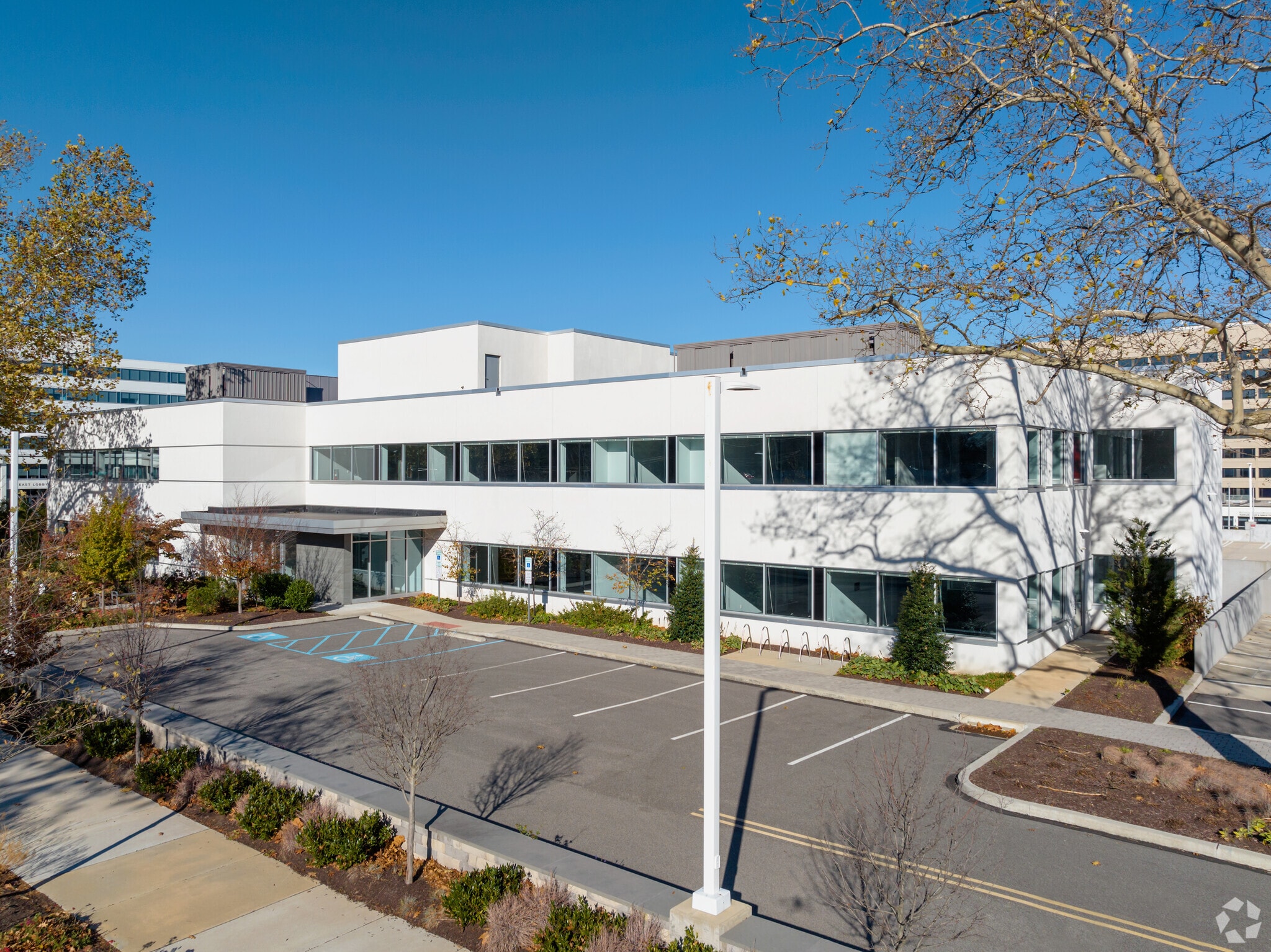 15 Kings Grant Dr, Bala Cynwyd, PA for Rent