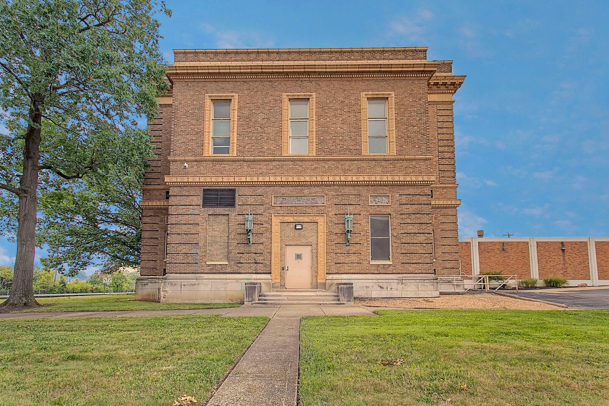 2216 Norwood Ave, Cincinnati, OH for Sale