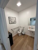 2011 Chapel Plaza Ct, Columbia, MO for Rent