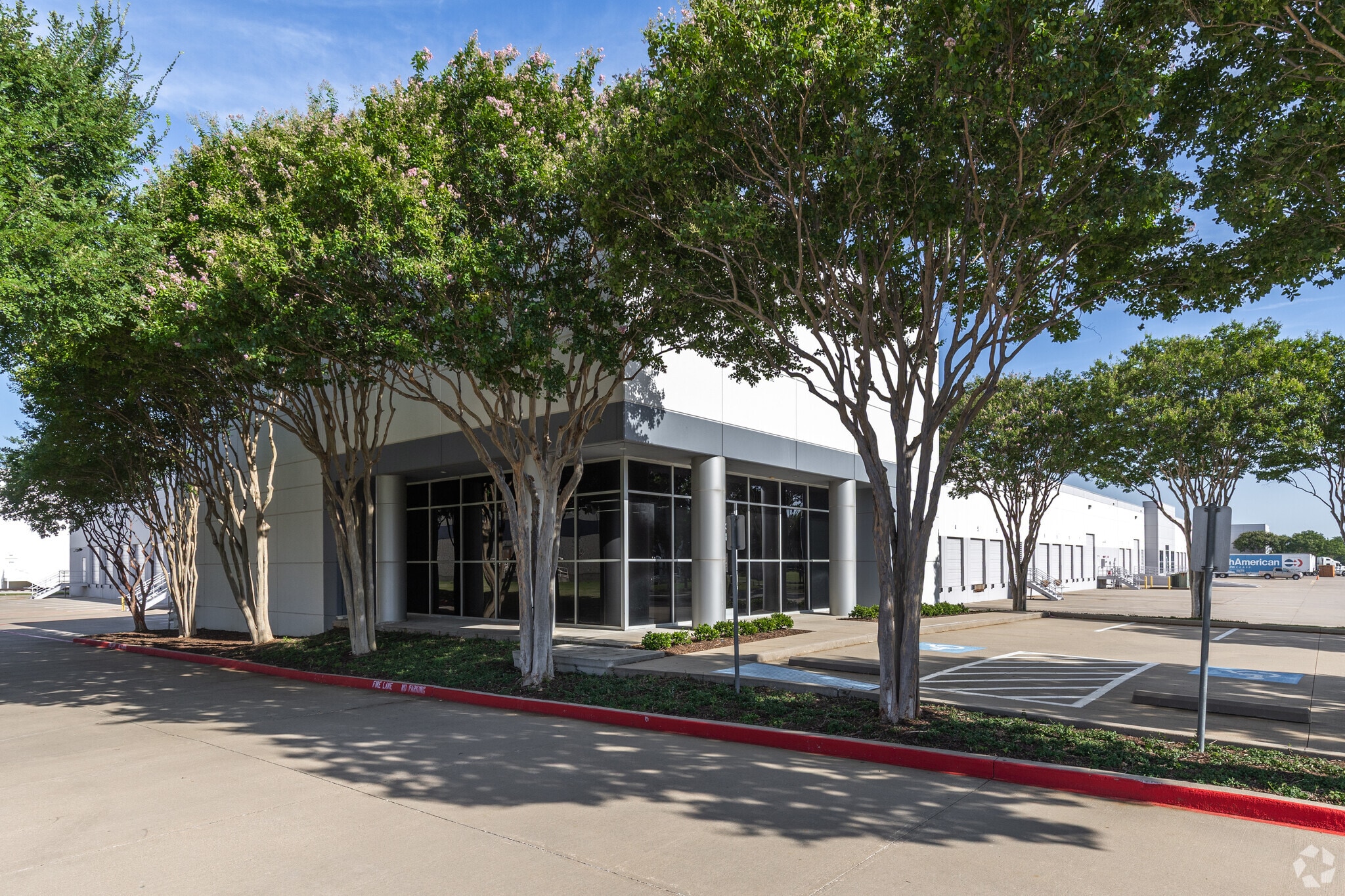 1011 N Royal Ln, Dallas, TX for Rent