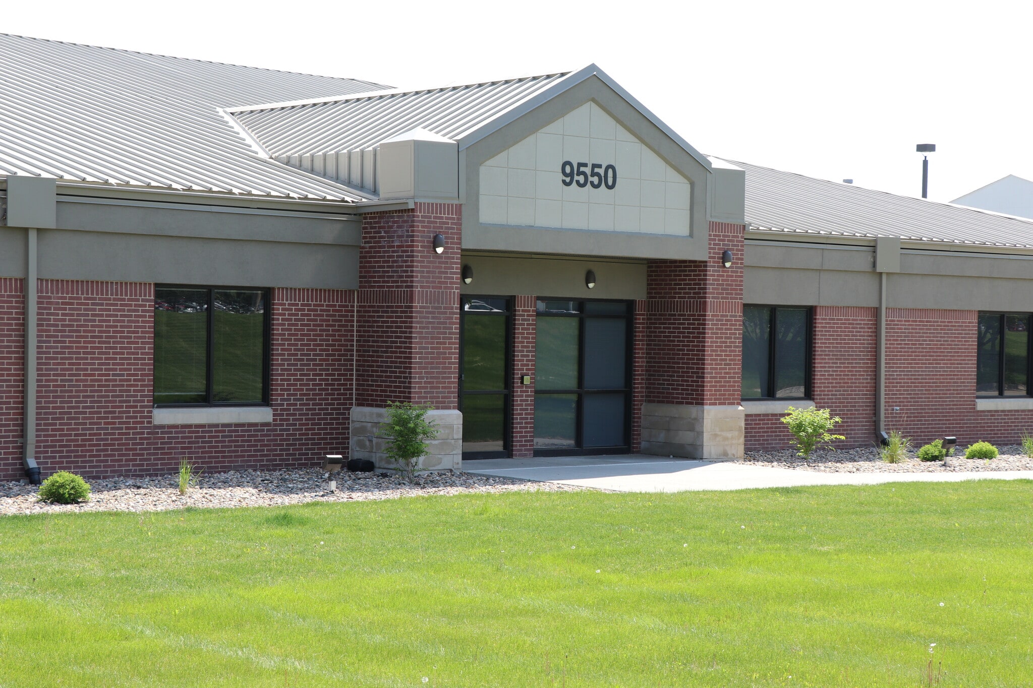 9550 Hickman Rd, Clive, IA for Rent