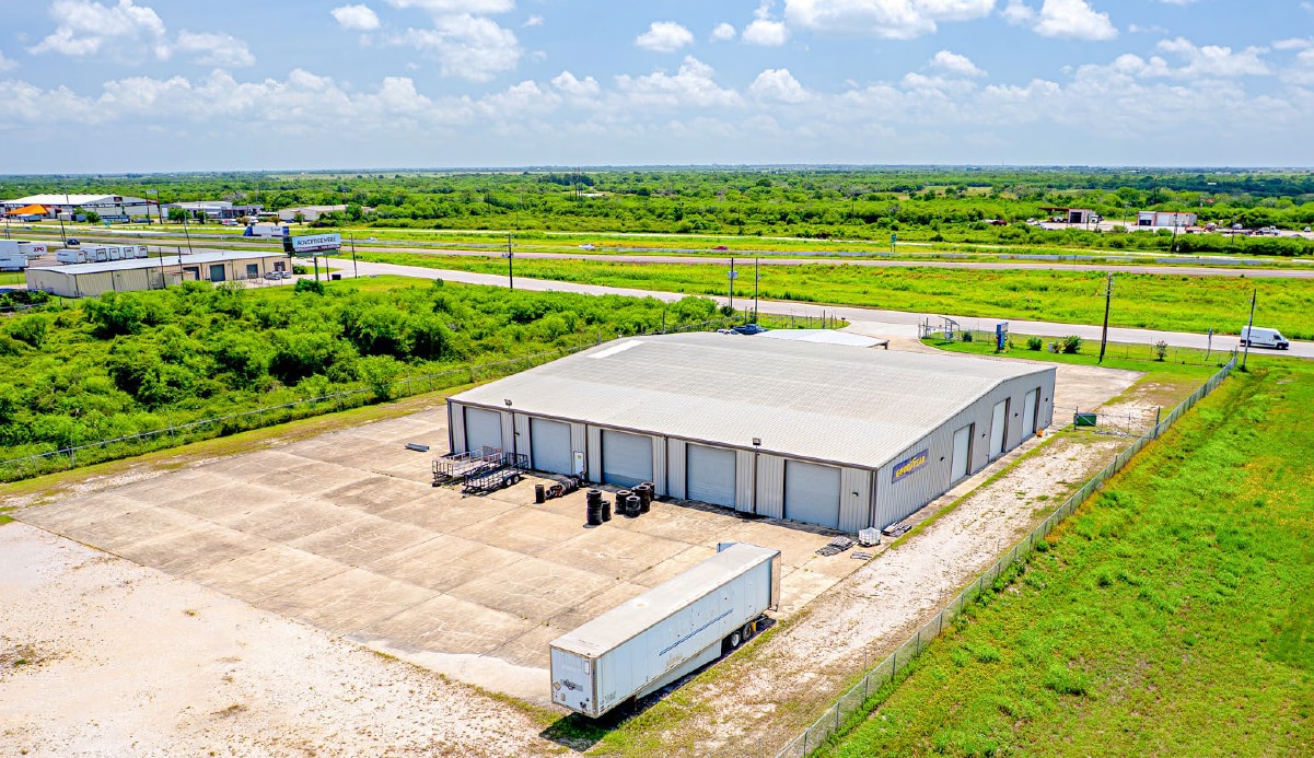 9007 N US Hwy 59, Victoria, TX for Sale