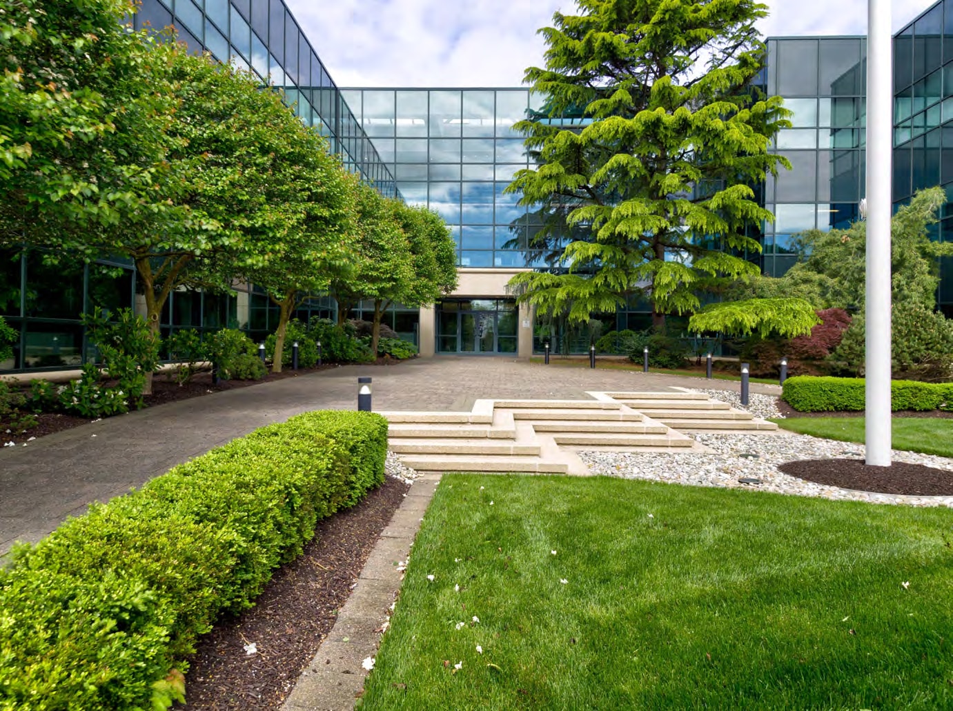 100 Woodbridge Center Dr, Woodbridge, NJ for Rent