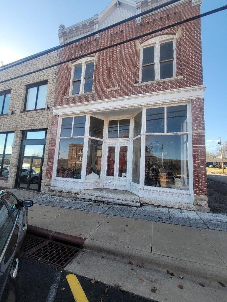 103 S Main St, Galena, MO for Sale
