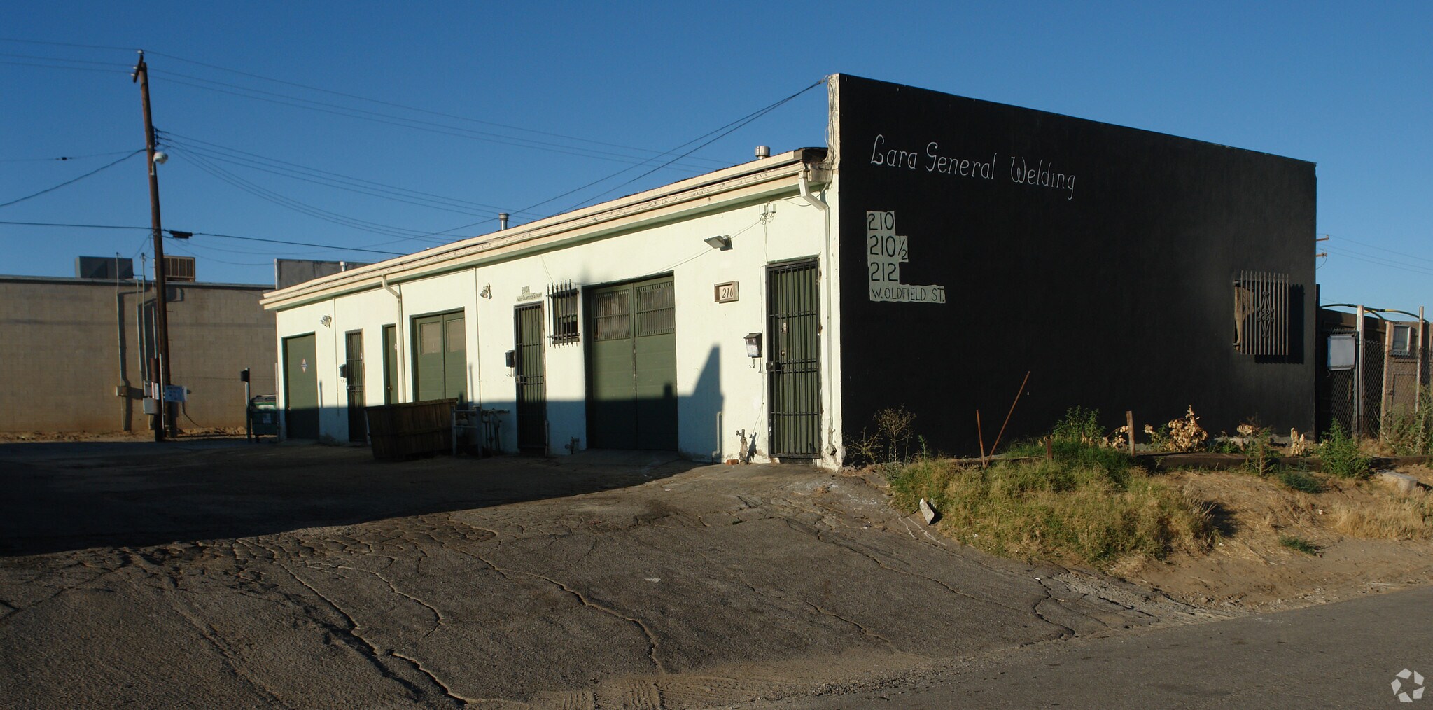 210 W Oldfield St, Lancaster, CA for Rent