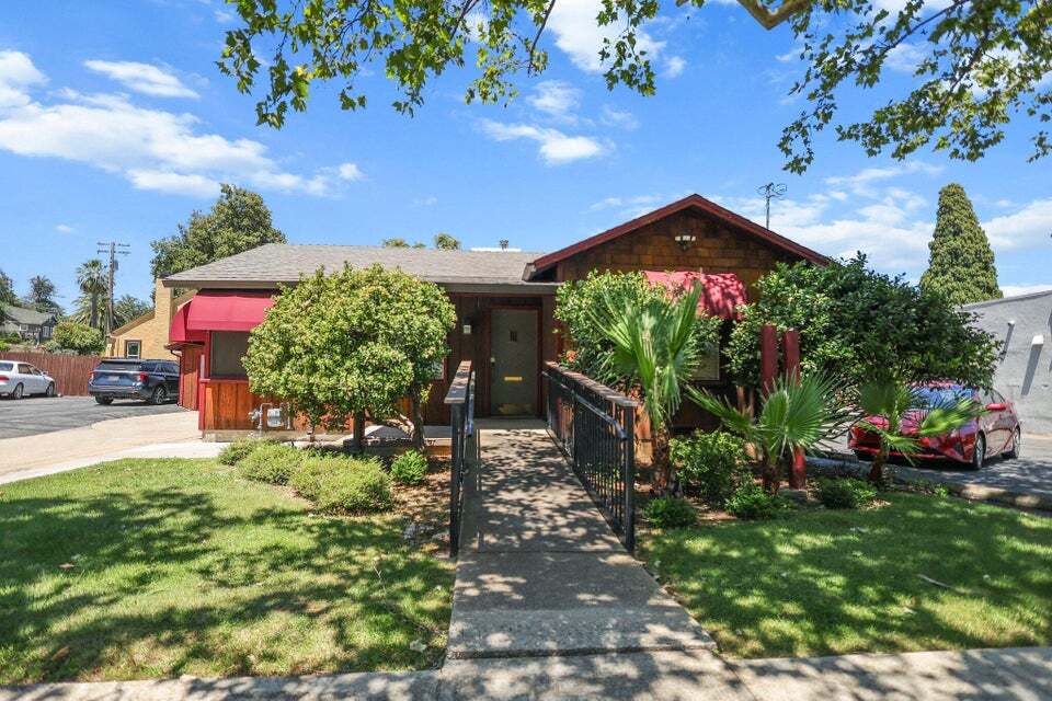 1826 Sonoma St, Redding, CA for Sale