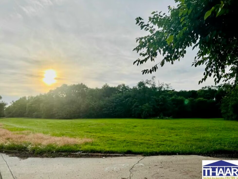 2010 Maple Ave, Terre Haute, IN for Sale