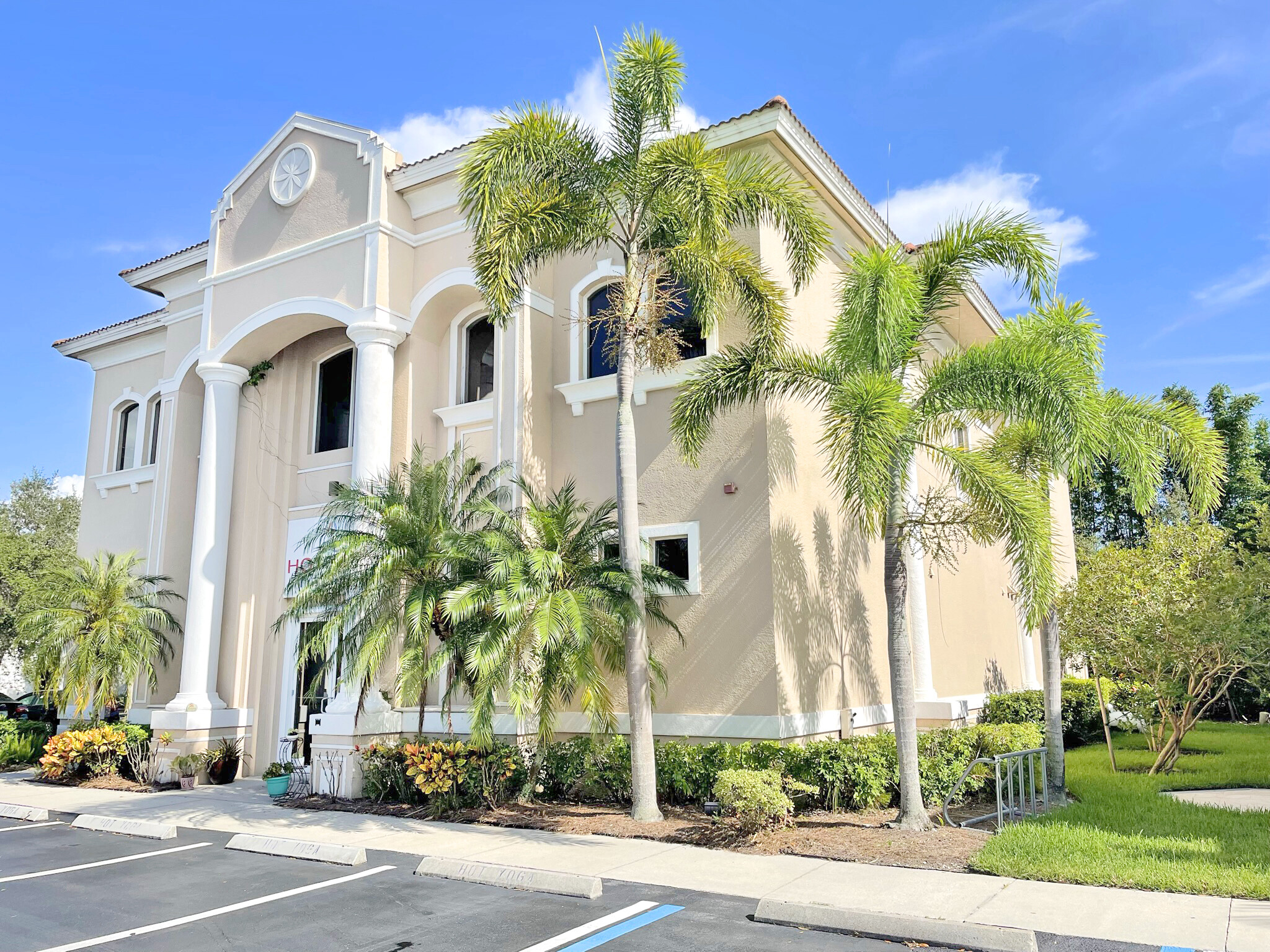 6634 Willow Park Dr, Naples, FL for Rent