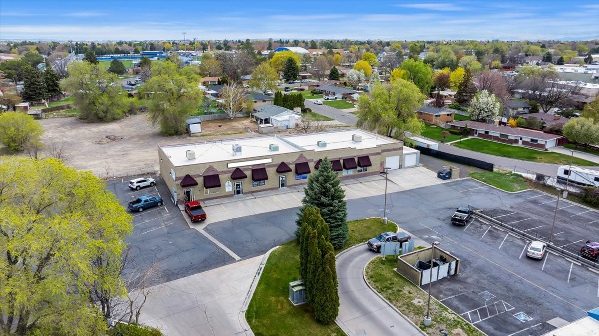 682-690 Blue Lakes Blvd N, Twin Falls, ID for Rent