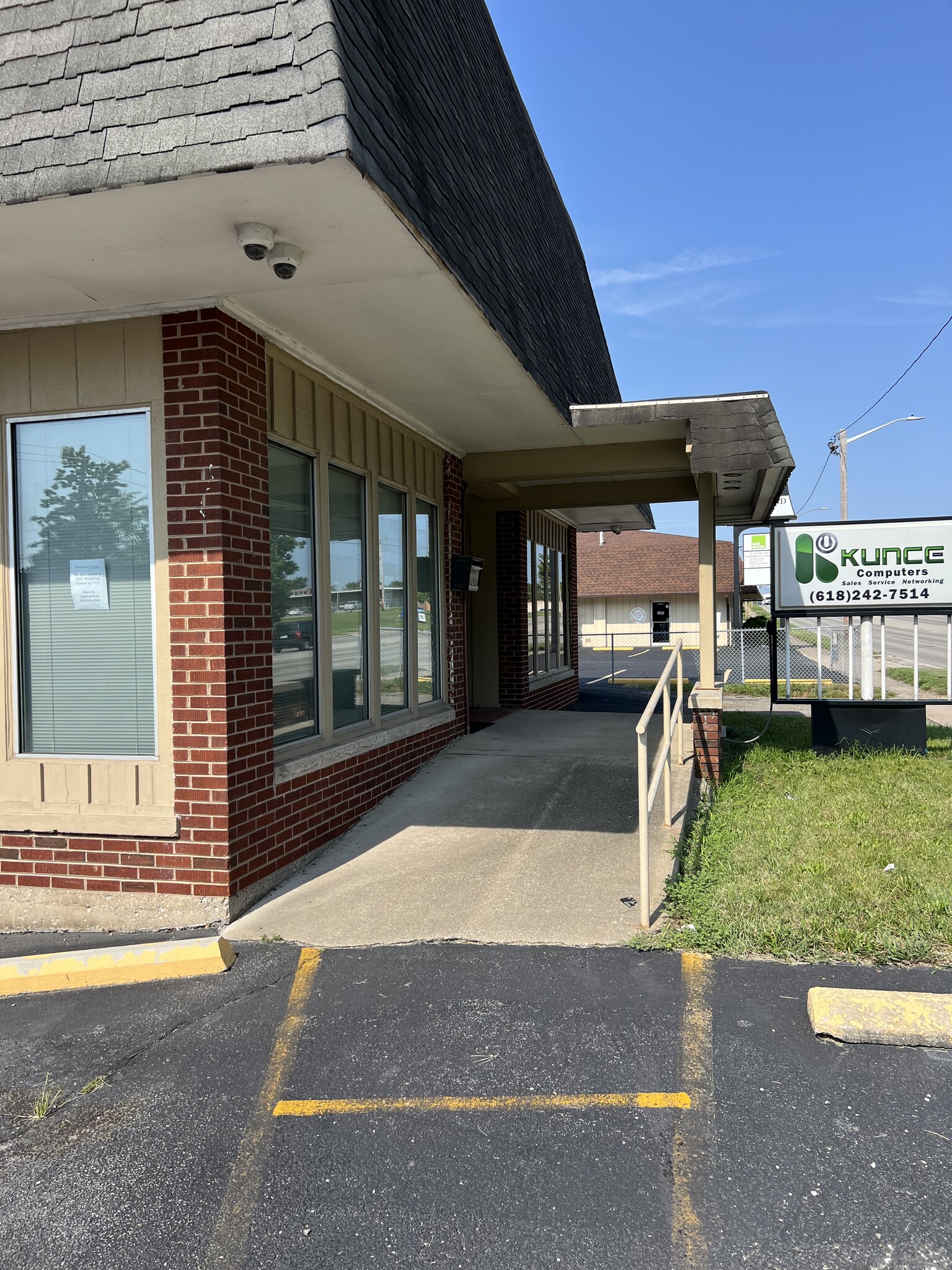 2409 Broadway St, Mount Vernon, IL for Rent