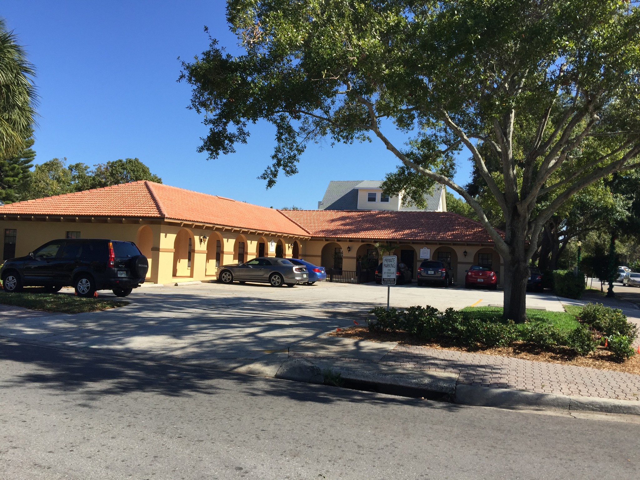 811 Douglas Ave, Dunedin, FL for Rent