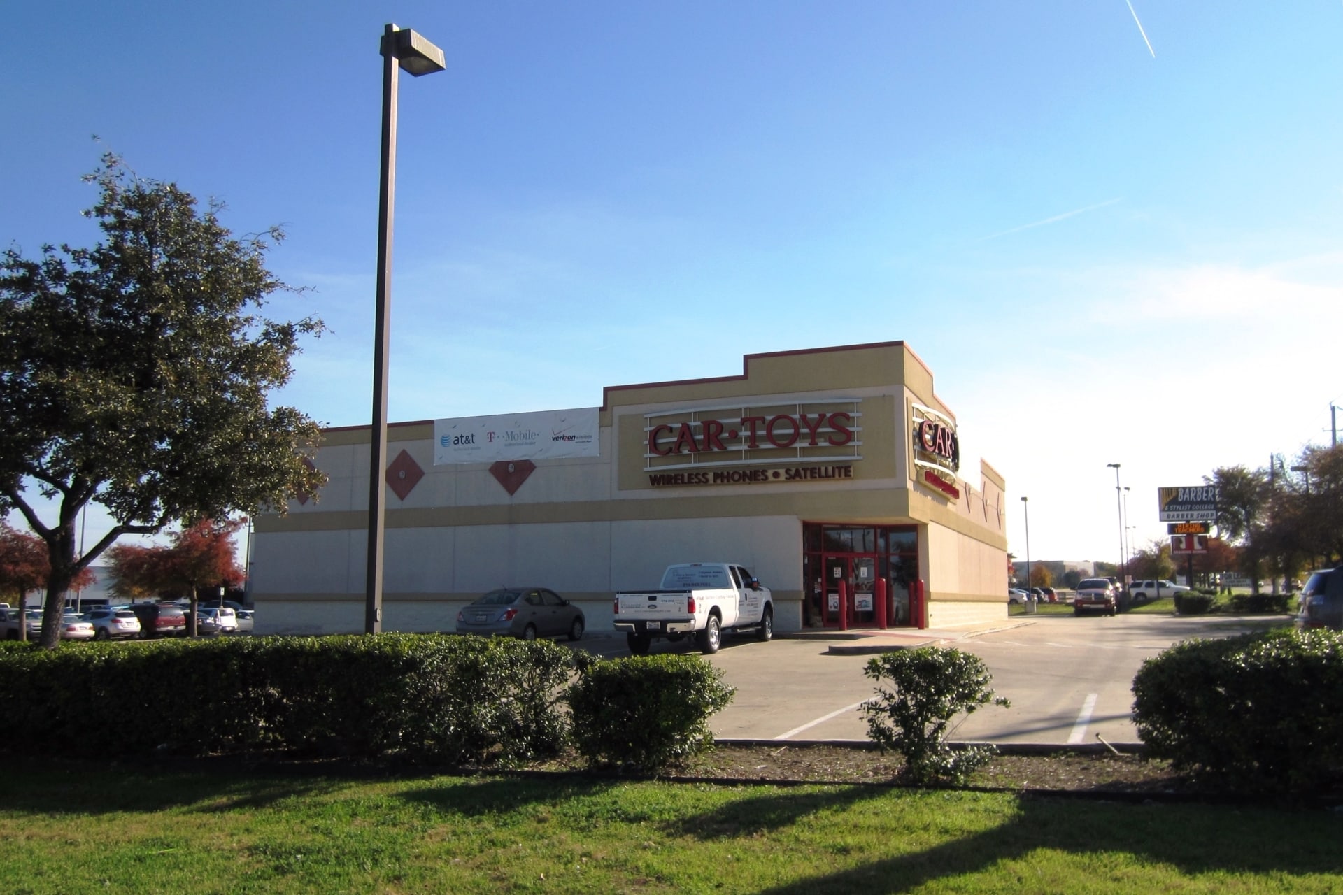 2738 W Wheatland Rd, Dallas, TX for Sale
