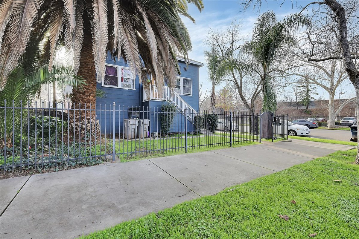 2611 Alhambra, Sacramento, CA for Sale