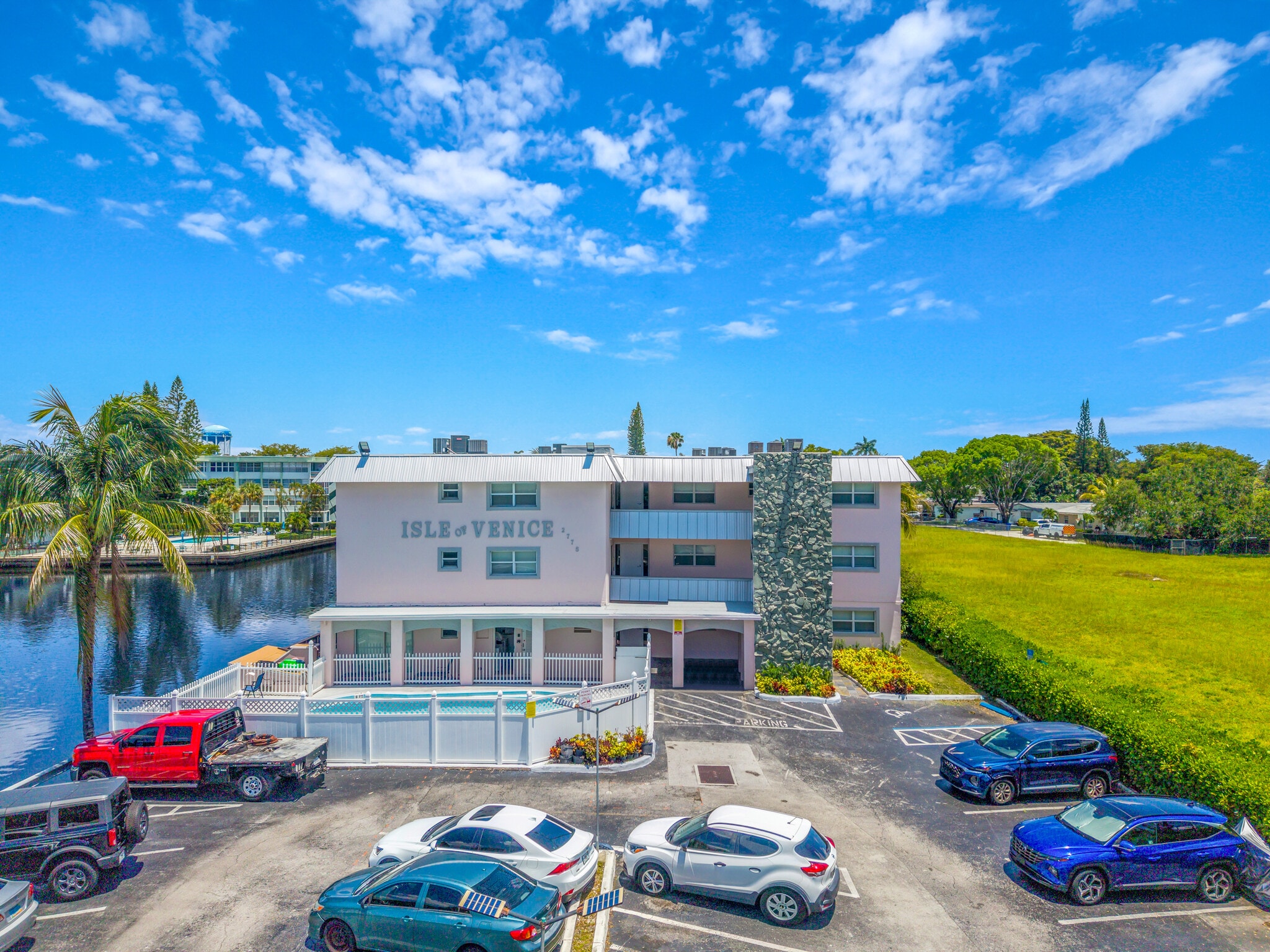 2775 Taft St, Hollywood, FL for Sale