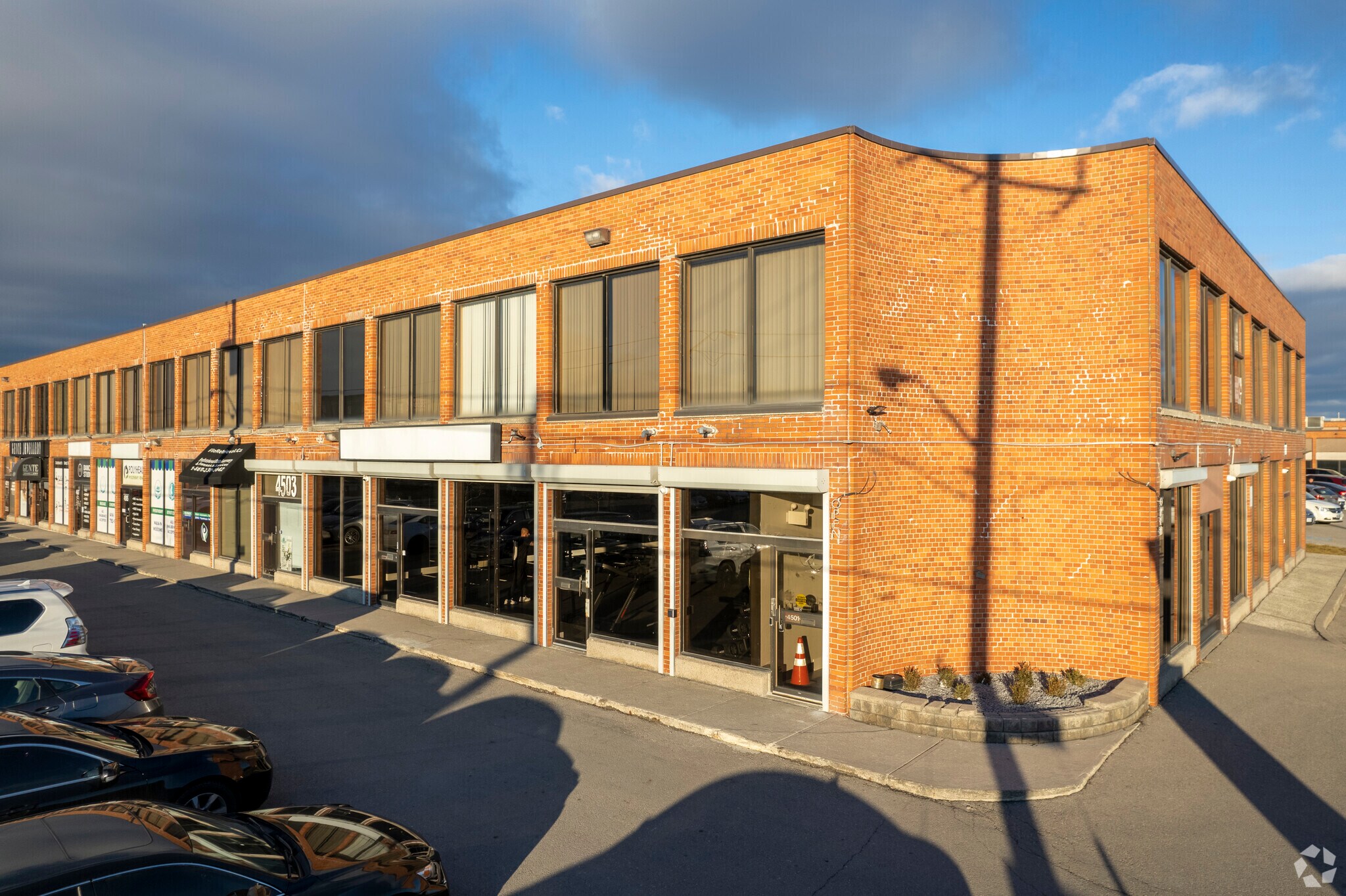 4501-4517 Chesswood Dr, Toronto, ON for Rent