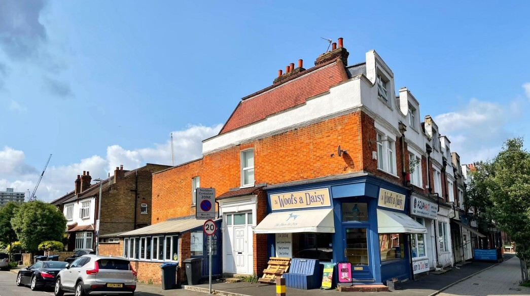 36 Coombe Rd, Kingston Upon Thames, LND for Rent