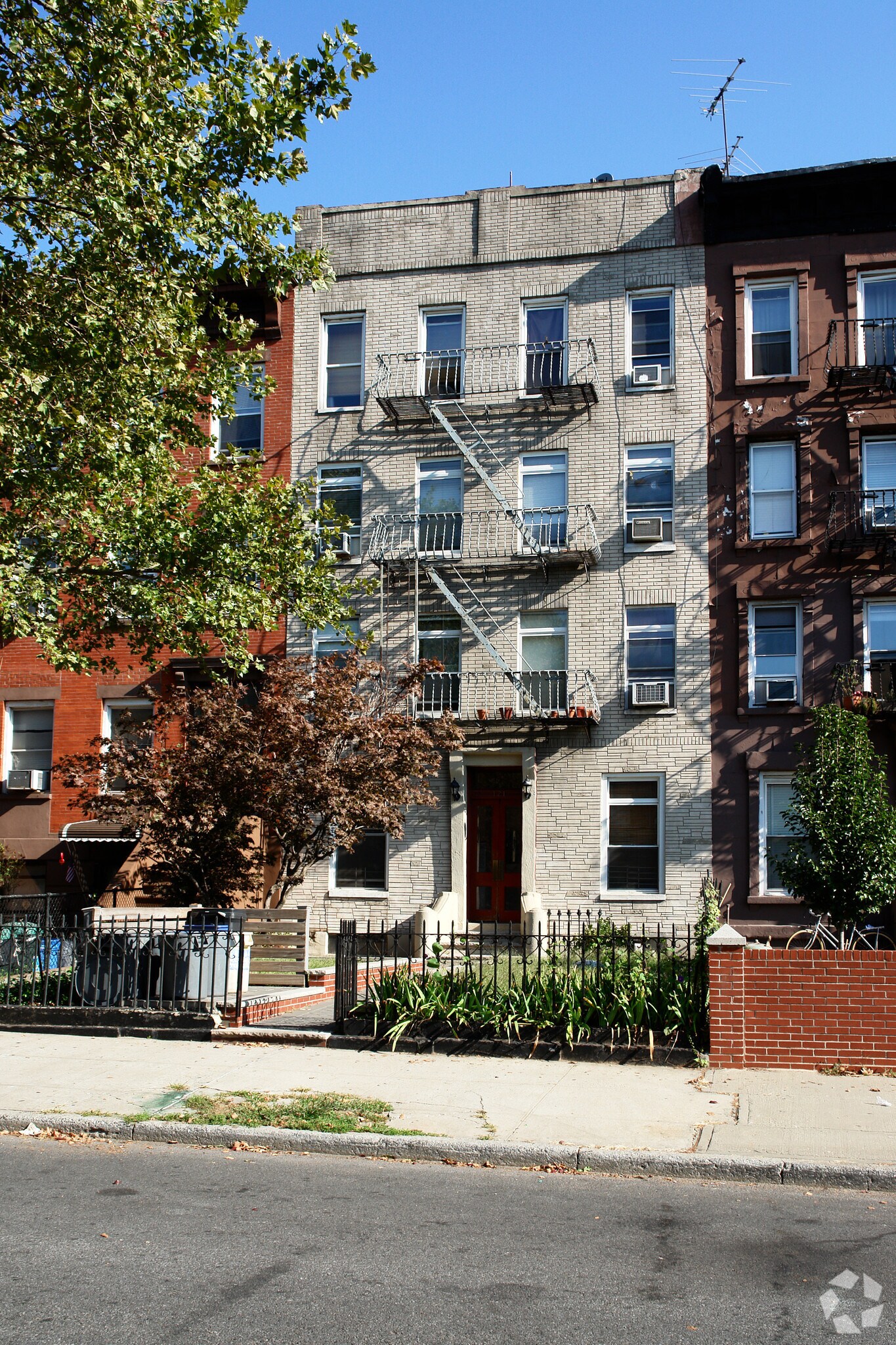 121 3rd Pl, Brooklyn, NY for Sale