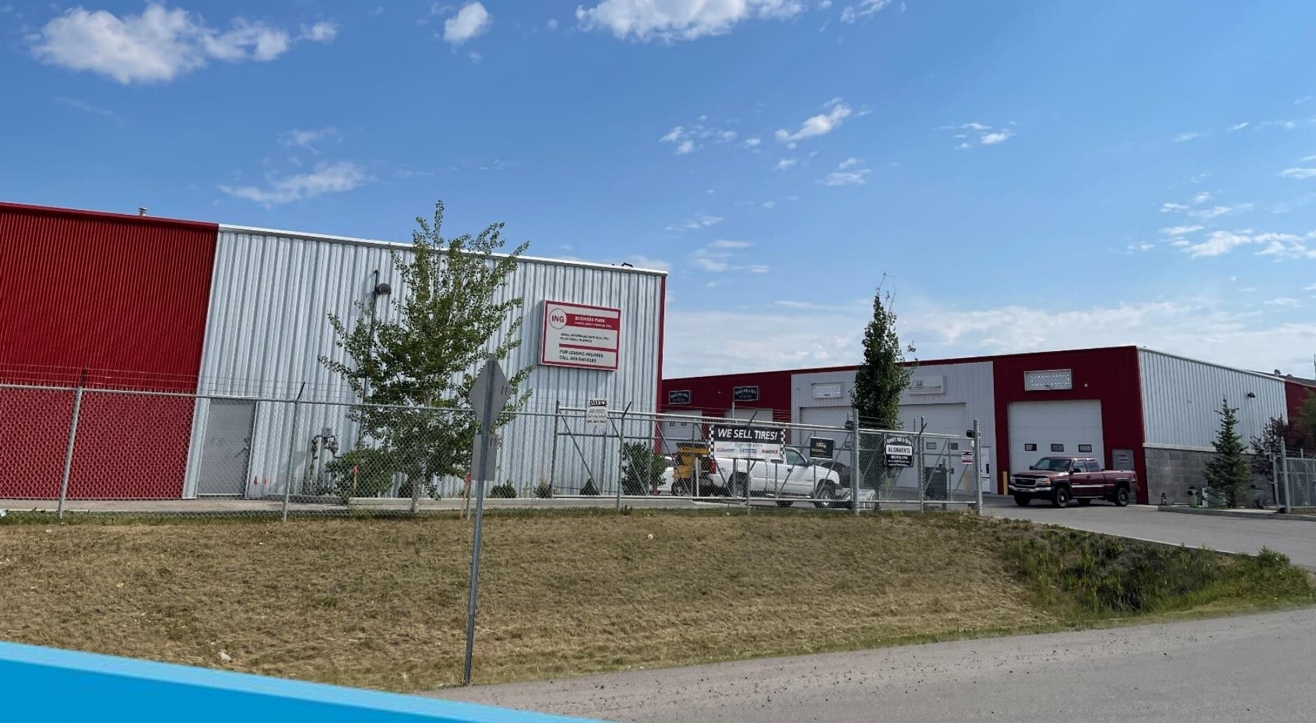 285127 Frontier Rd, Calgary, AB for Rent