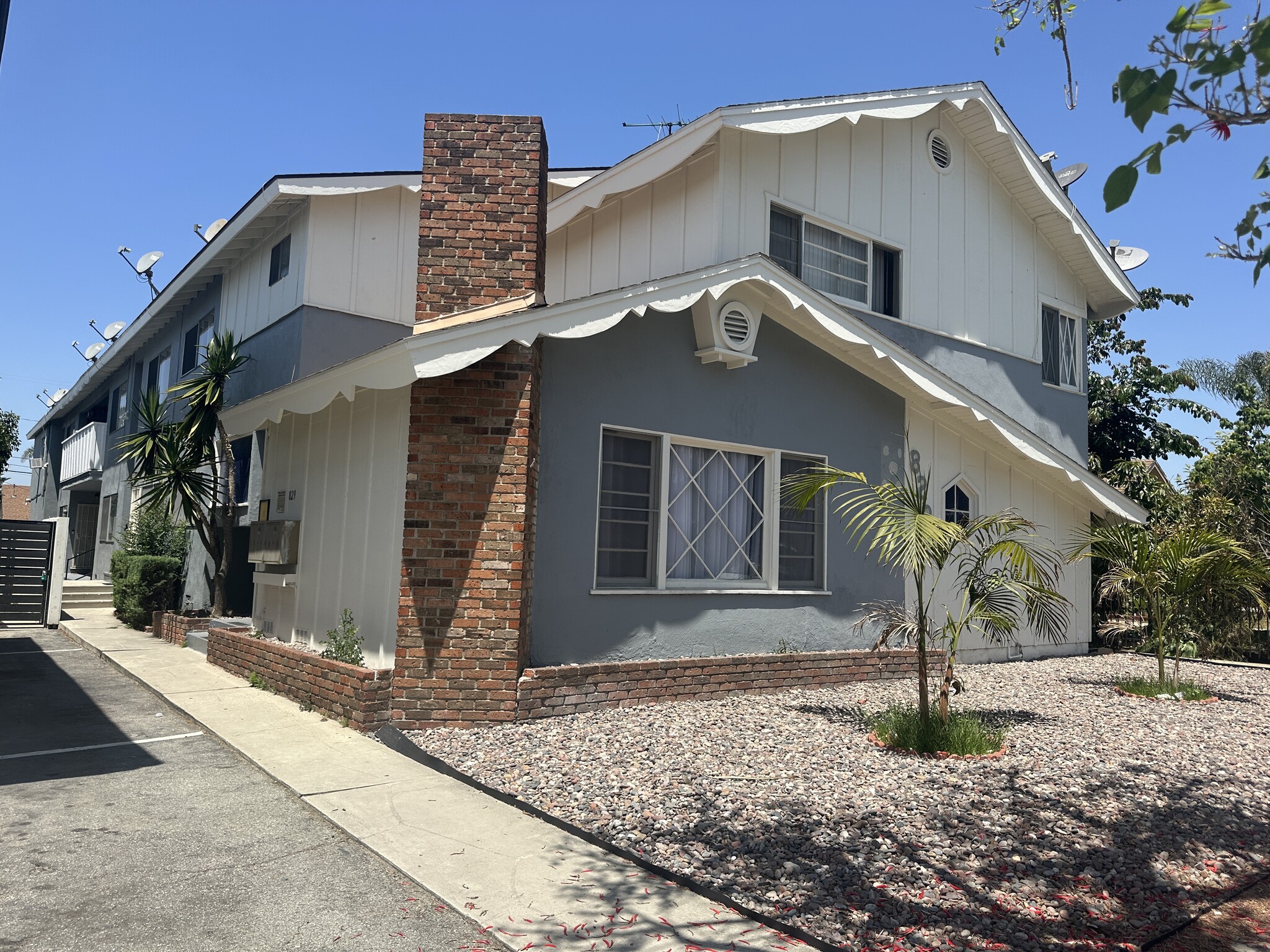 829 S Flower St, Inglewood, CA for Sale