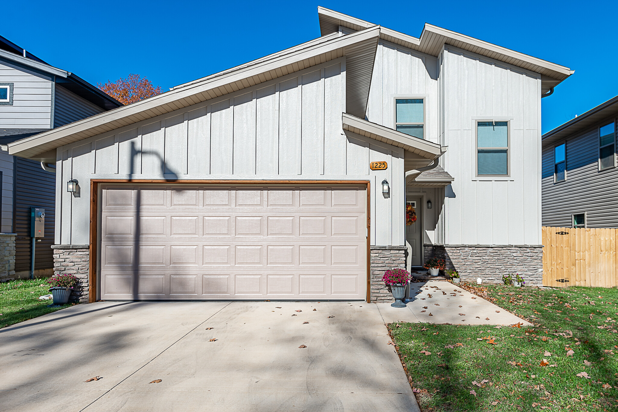 1225 E Paragon, Springfield, MO for Sale