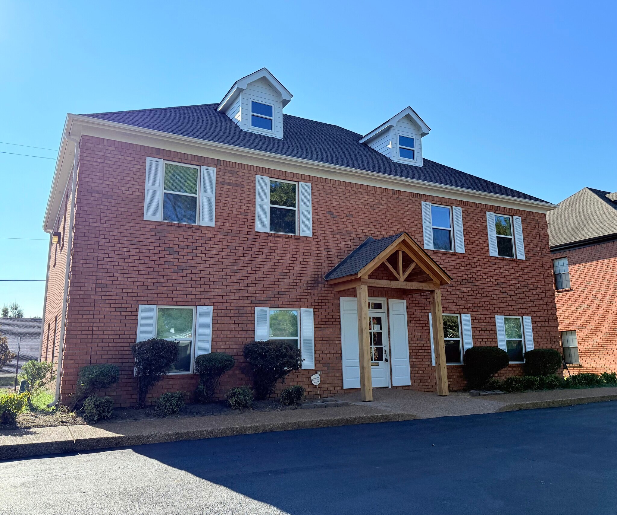 2820 Summer Oaks Dr, Bartlett, TN for Rent