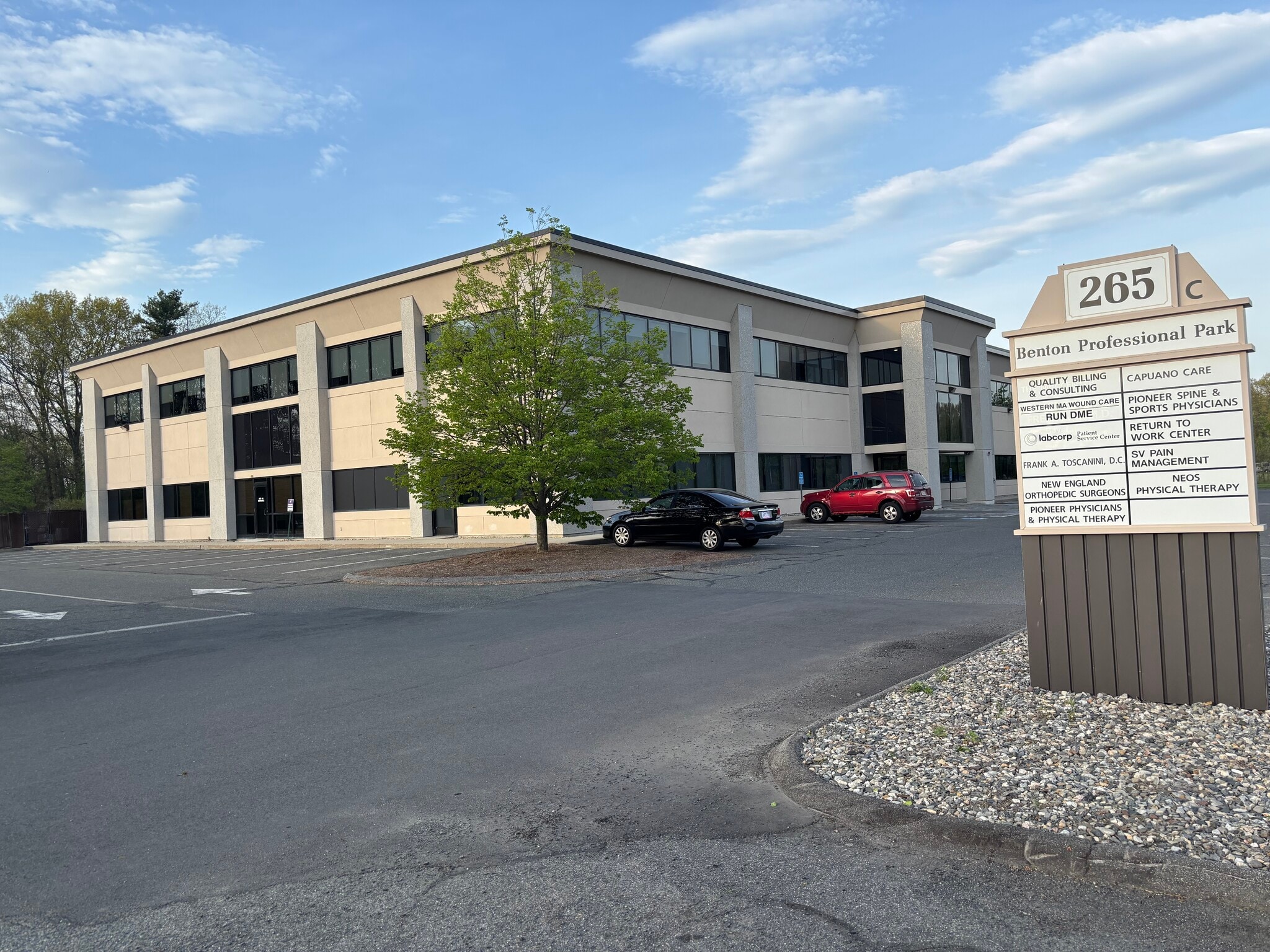 265 Benton Dr, East Longmeadow, MA for Rent