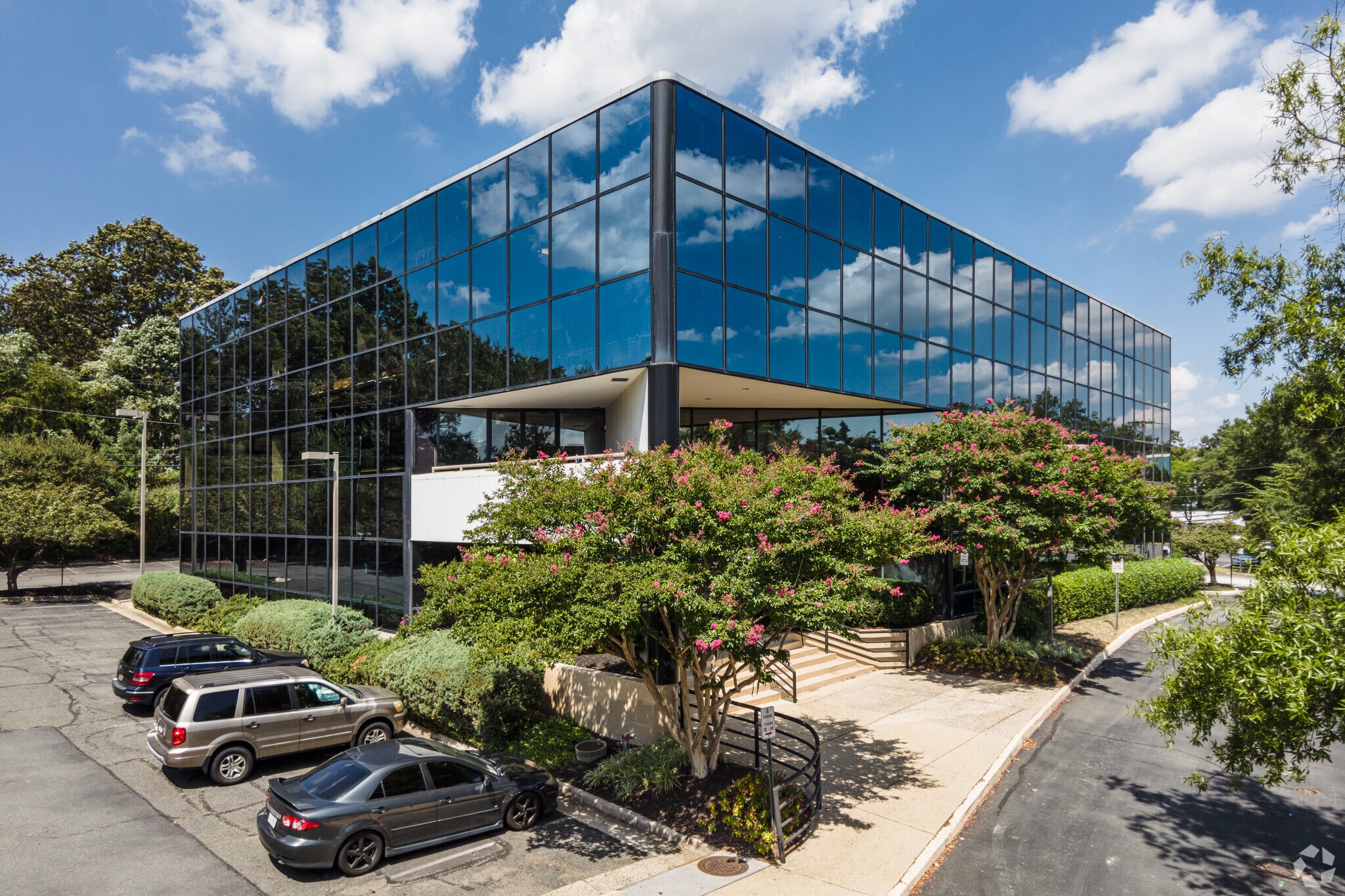 5350 Shawnee Rd, Alexandria, VA for Sale