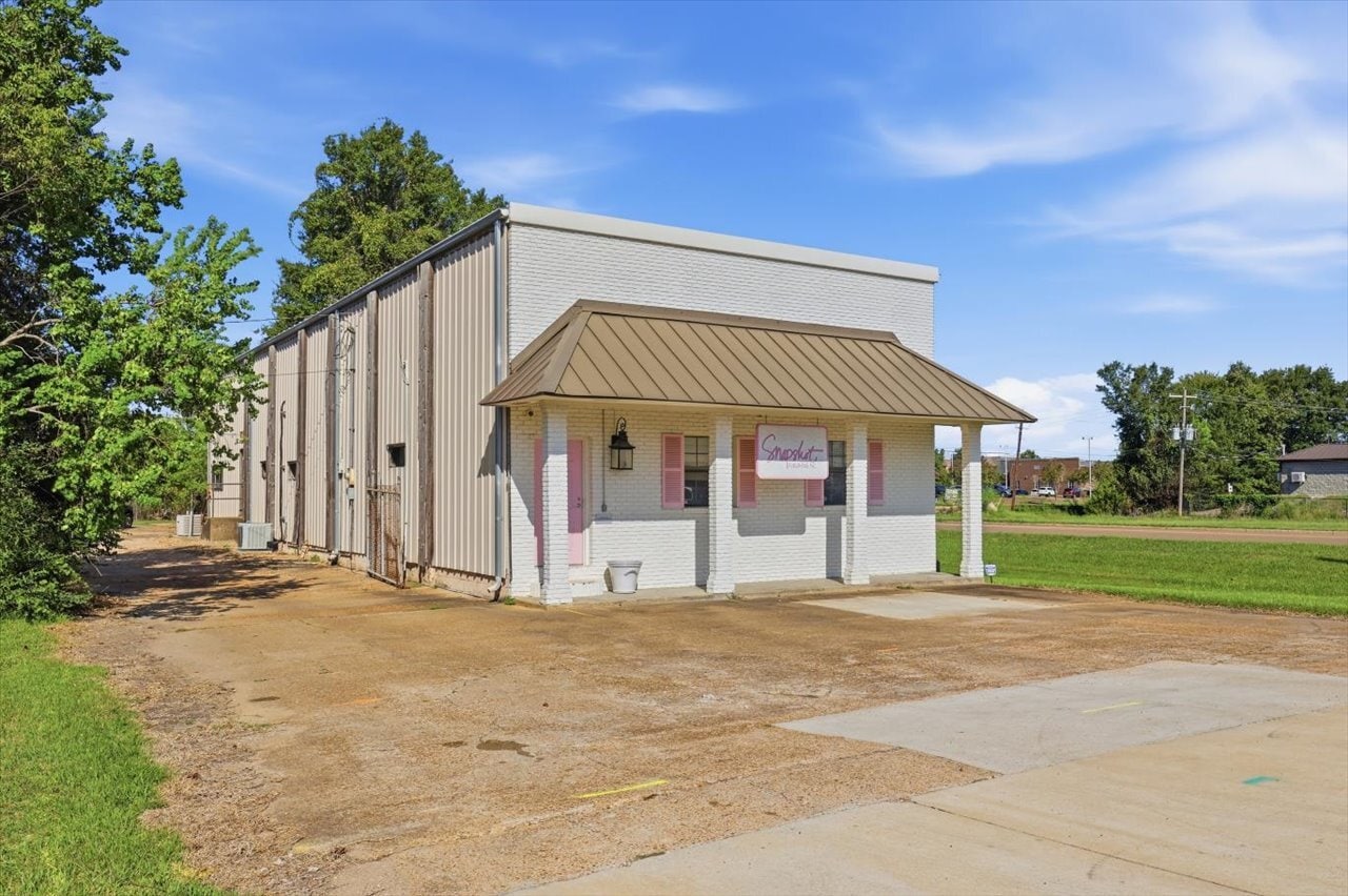 1013 N Flowood Dr, Flowood, MS for Sale